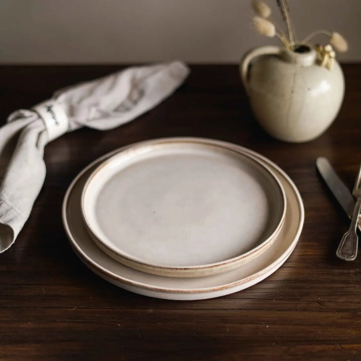 Beige Plates with Edging, Set of 2 (4 pieces)